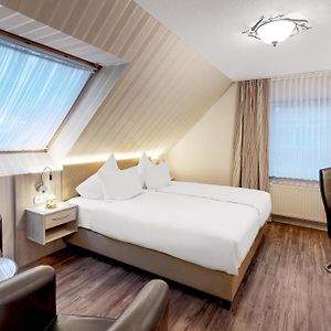Standard Zimmer mit Kingsize-Bett im 2 Stock